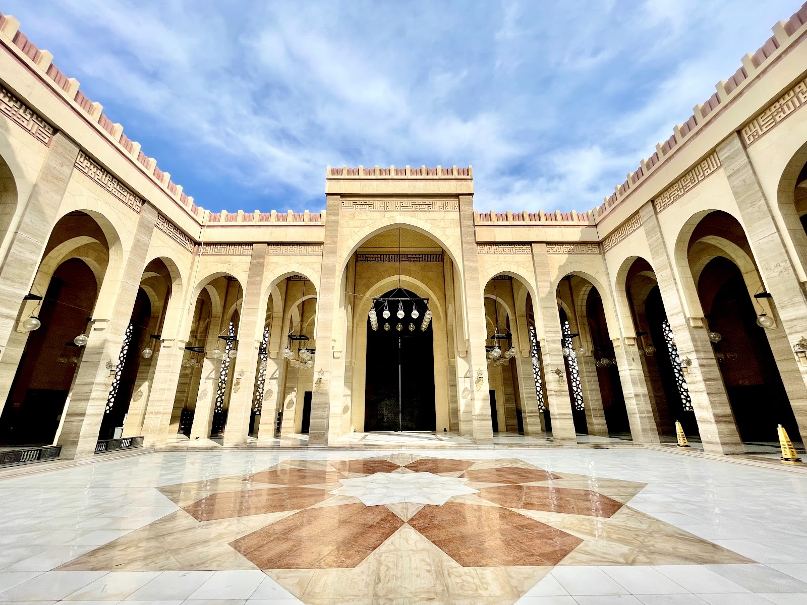Al Fateh Grand Mosque - Photo 4