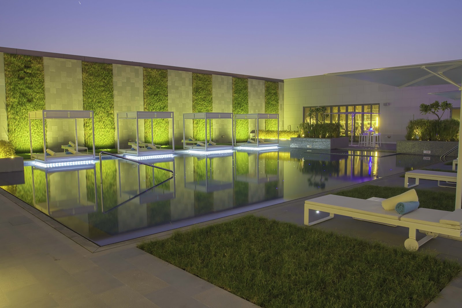 Elements Pool & Lounge
