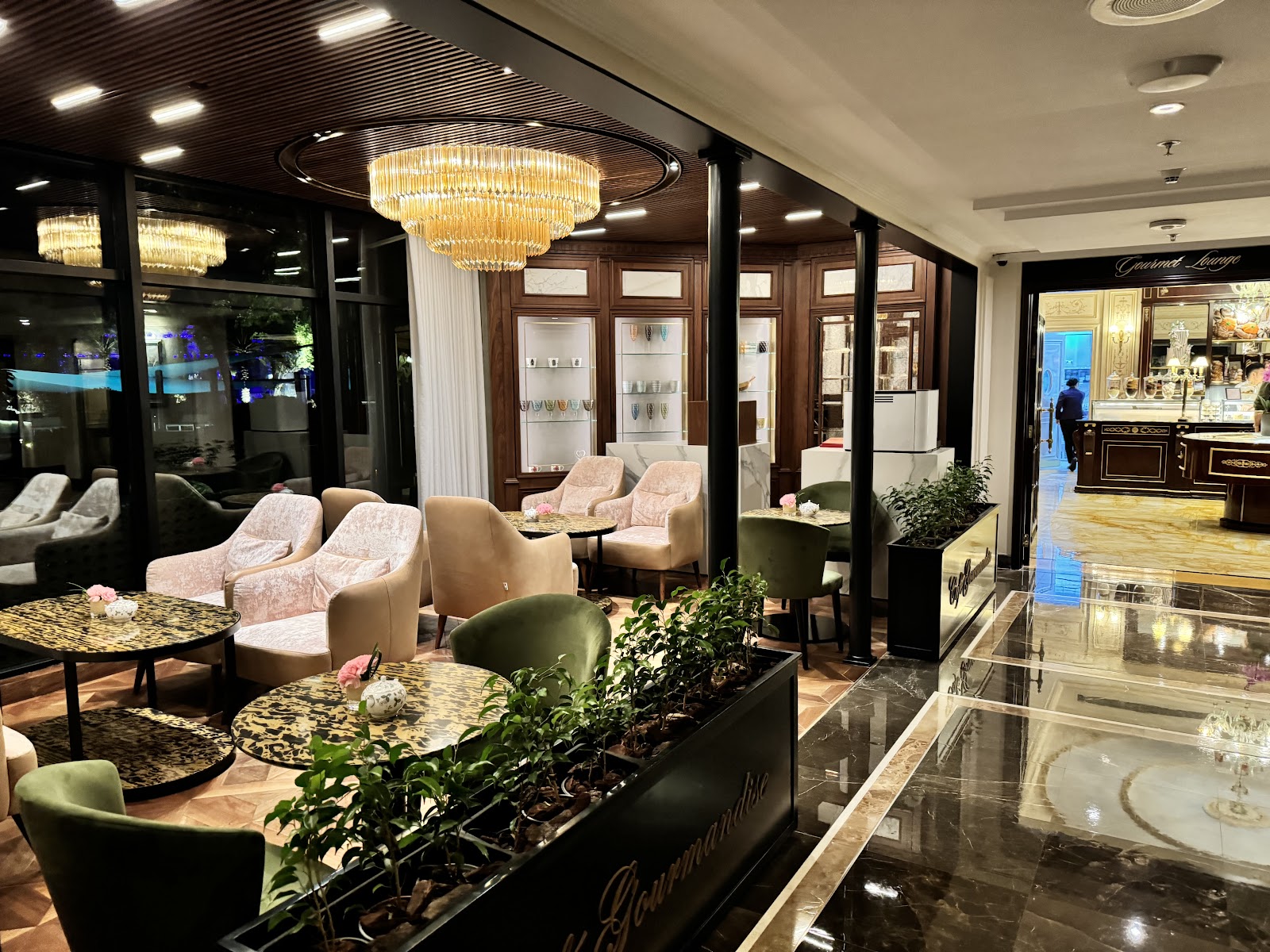 Ritz Gourmet Lounge
