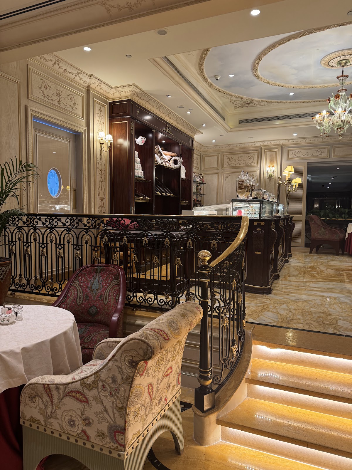 Ritz Gourmet Lounge - Photo 5